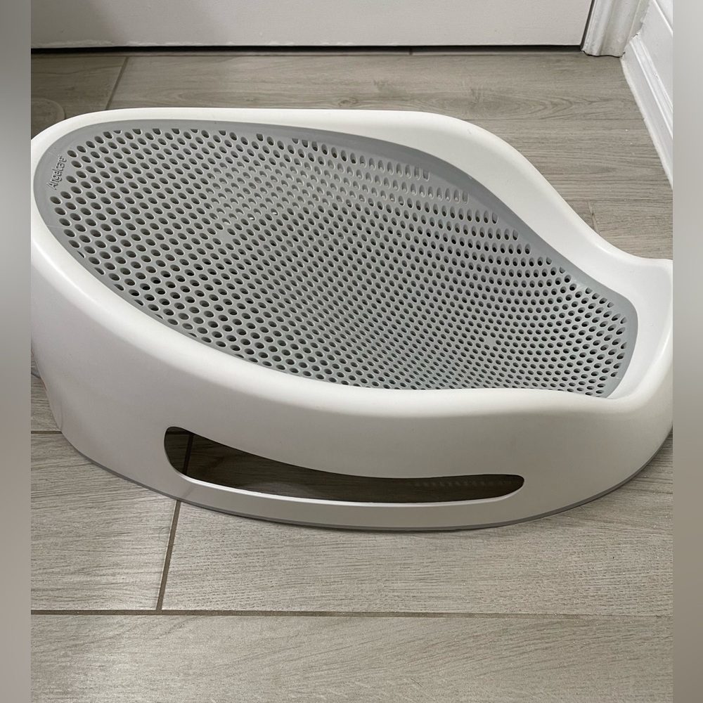 Baby bath tub